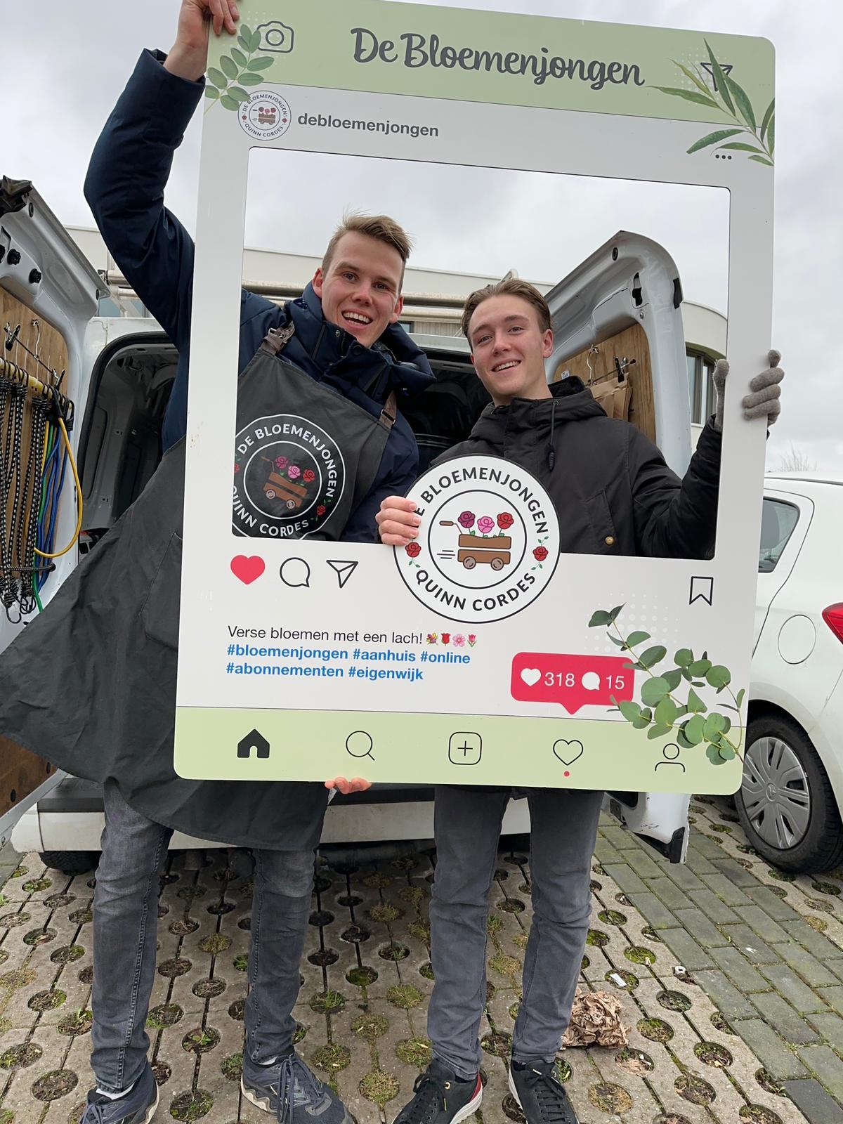 Quinn Cordes met Jente als bloemenverkoper